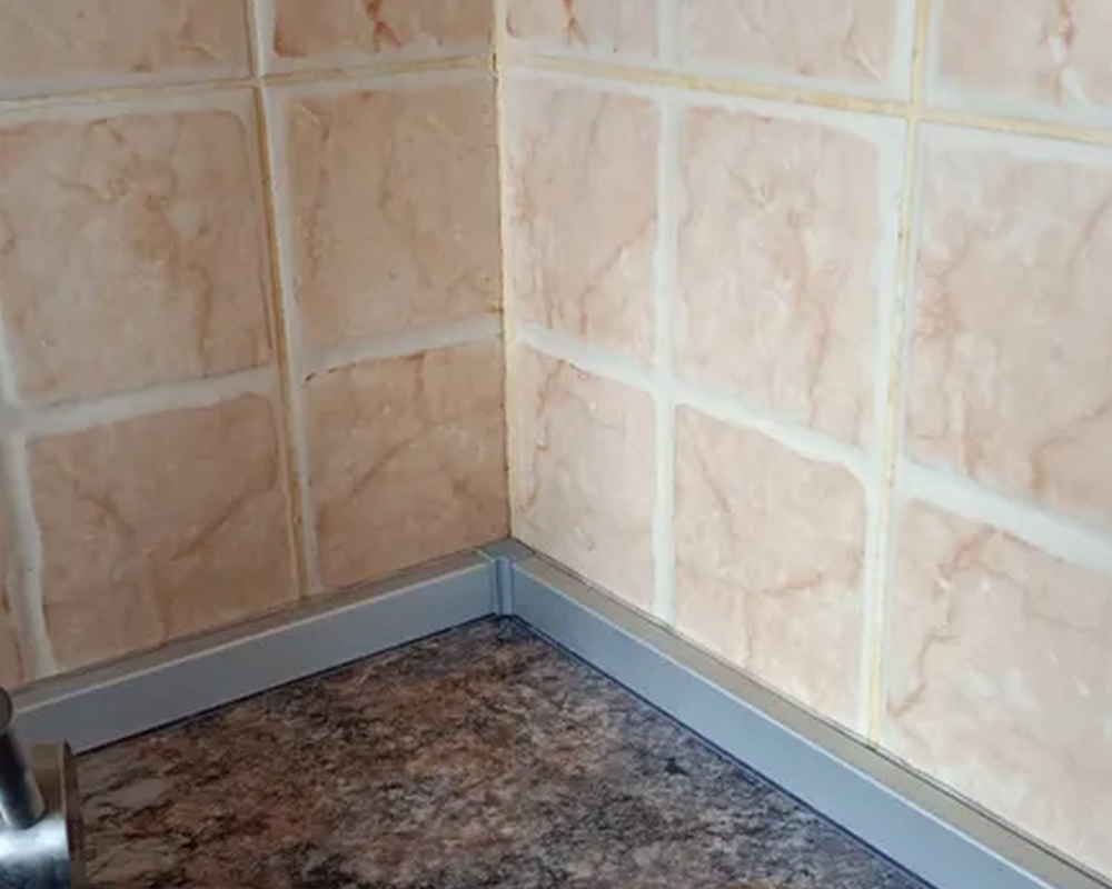 Кухонный плинтус Thermoplast AP630-1600 Бетон