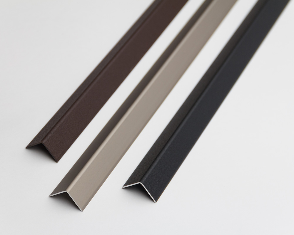 Угол наружный алюминиевый УО 18-27.2700.093