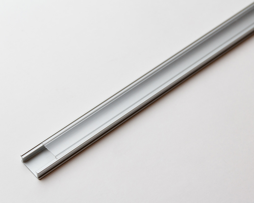 Профиль разделительный Progress PLTLEDAA LED 20*8 мм Анод серебро