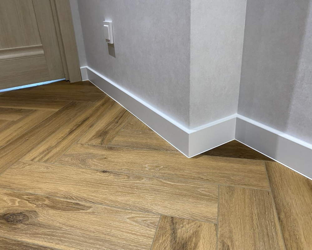 Плинтус ХДФ Dollken Cubu Flex Life XL 60 мм х 2,5 м 5012 Белый