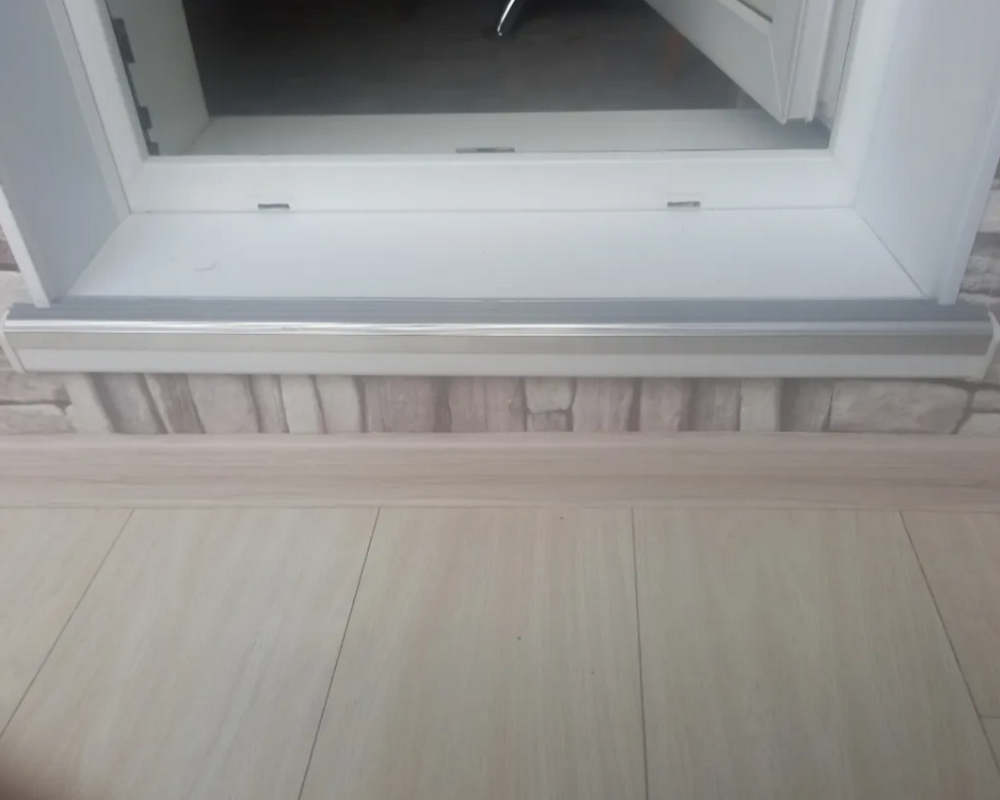 Порог одноуровневый ПС 08.2700.202л Золото