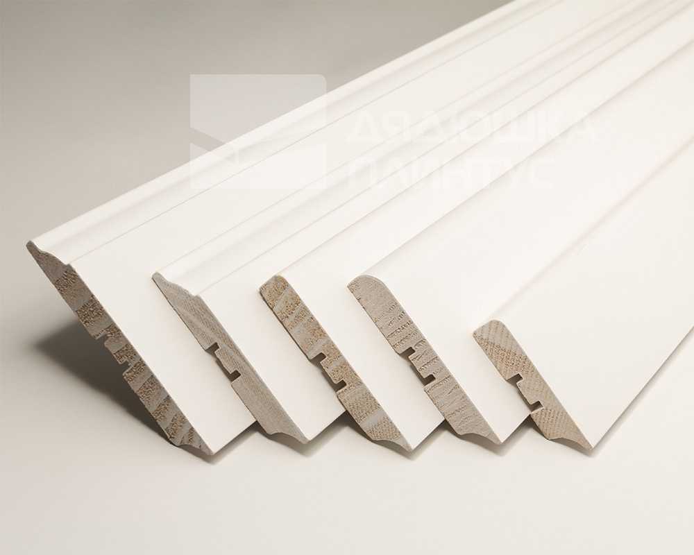 Плинтус кедр Стоунвуд. 82 82мм 2,35м Белый