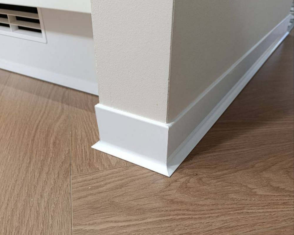 Плинтус алюминиевый Волшебная Палочка 60 мм 3,0 м Белый глянец