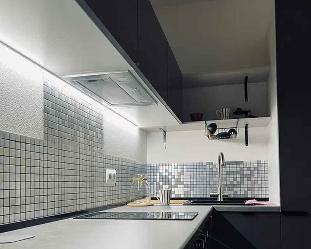 Кухонный плинтус Thermoplast AP630-1910 Чёрный матовый