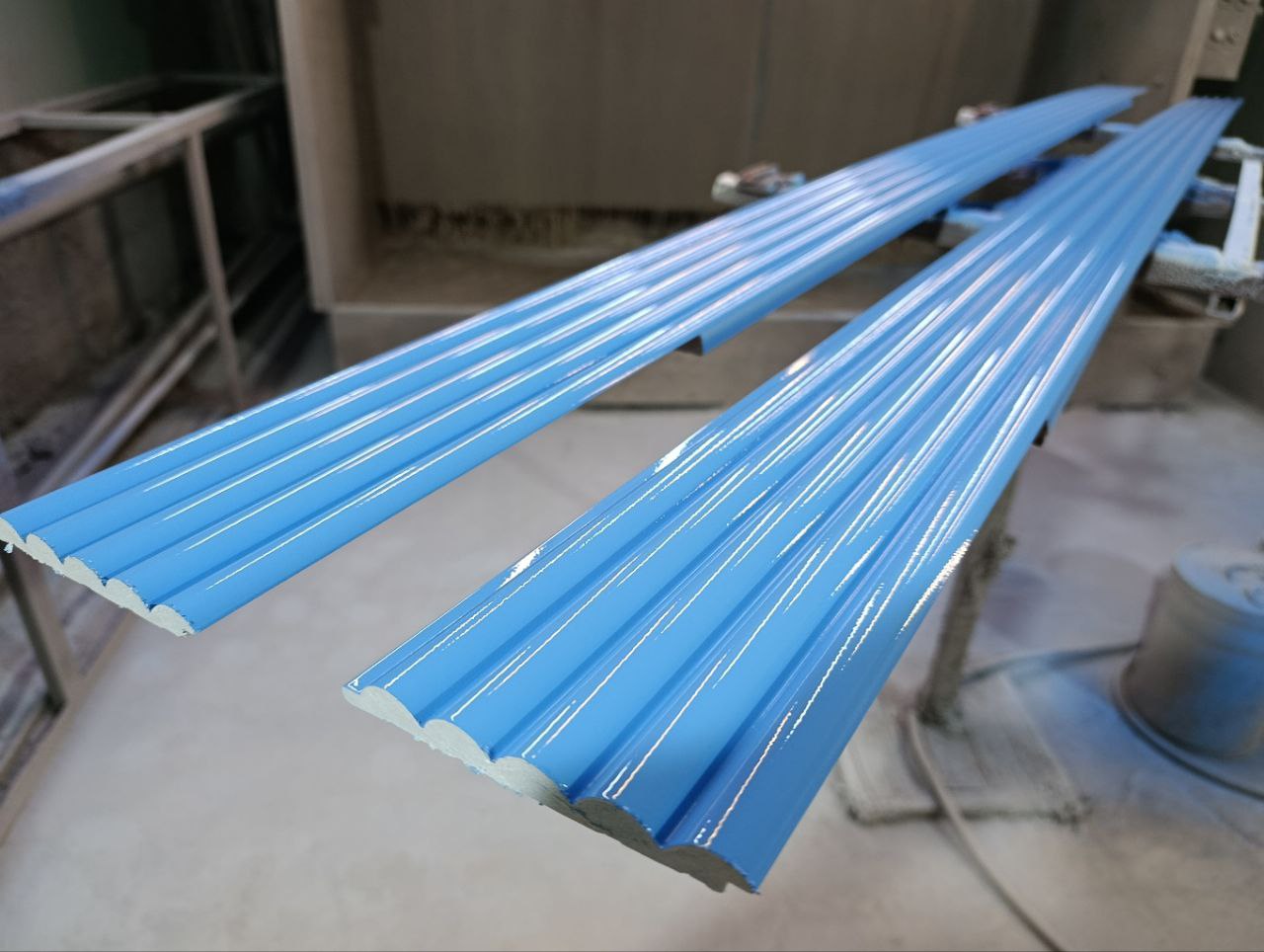 Стеновая панель HI WOOD белая. LV137 NP HI WOOD 120,0мм х 12,0мм х 2,7м. Окраска включена в стоимость