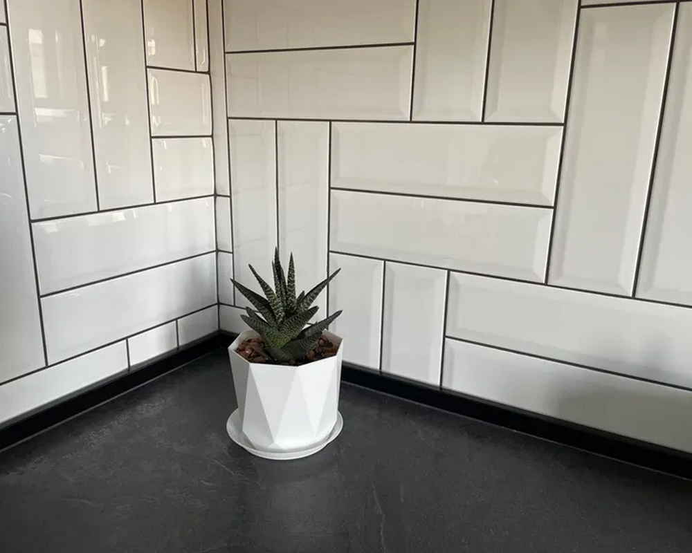 Кухонный плинтус Thermoplast AP630-1910 Чёрный матовый