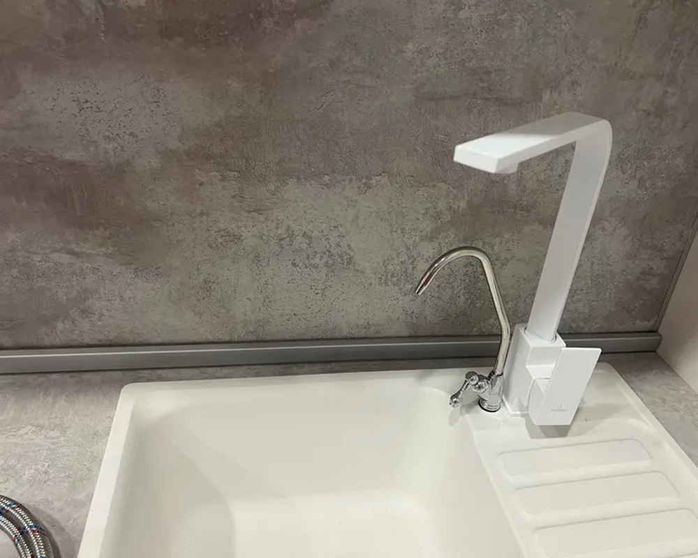 Кухонный плинтус Thermoplast AP630-1201 Серебро матовое