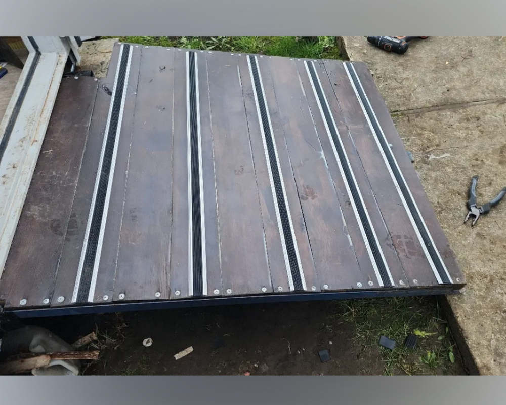 Порог одноуровневый ПС 08-1.2700.202л Золото анод