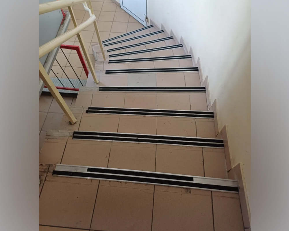 Порог одноуровневый ПС 08-1.2700.242л Шампань