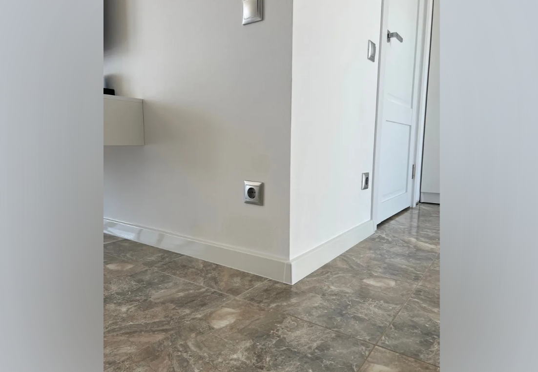 Плинтус ПВХ Волшебная палочка 70мм Home 2,2м 7030