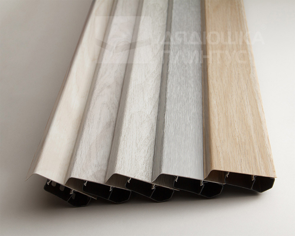 Плинтус ПВХ Волшебная палочка 70мм Home 2,2м 7003