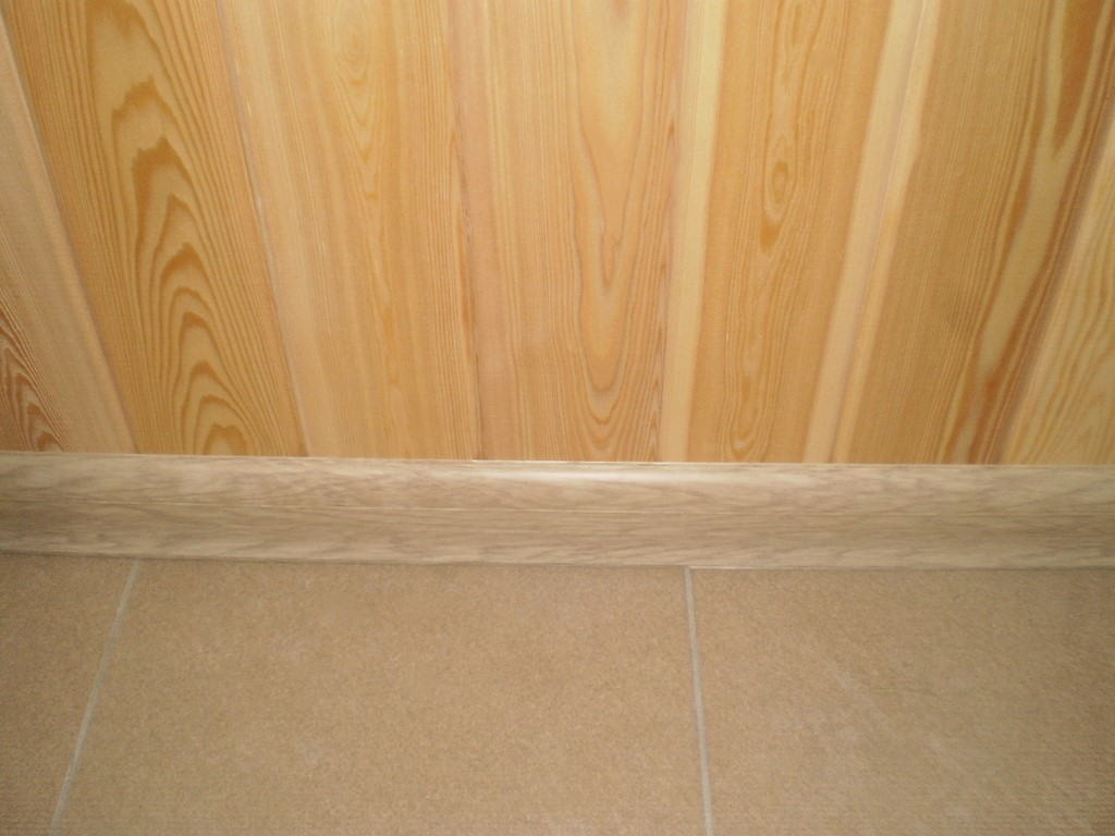 Плинтус ПВХ Волшебная палочка 58мм 2,2м 5814