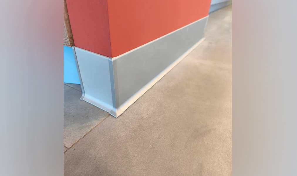 Плинтус алюминиевый Волшебная палочка 60 мм 3,0 м Серебро матовое