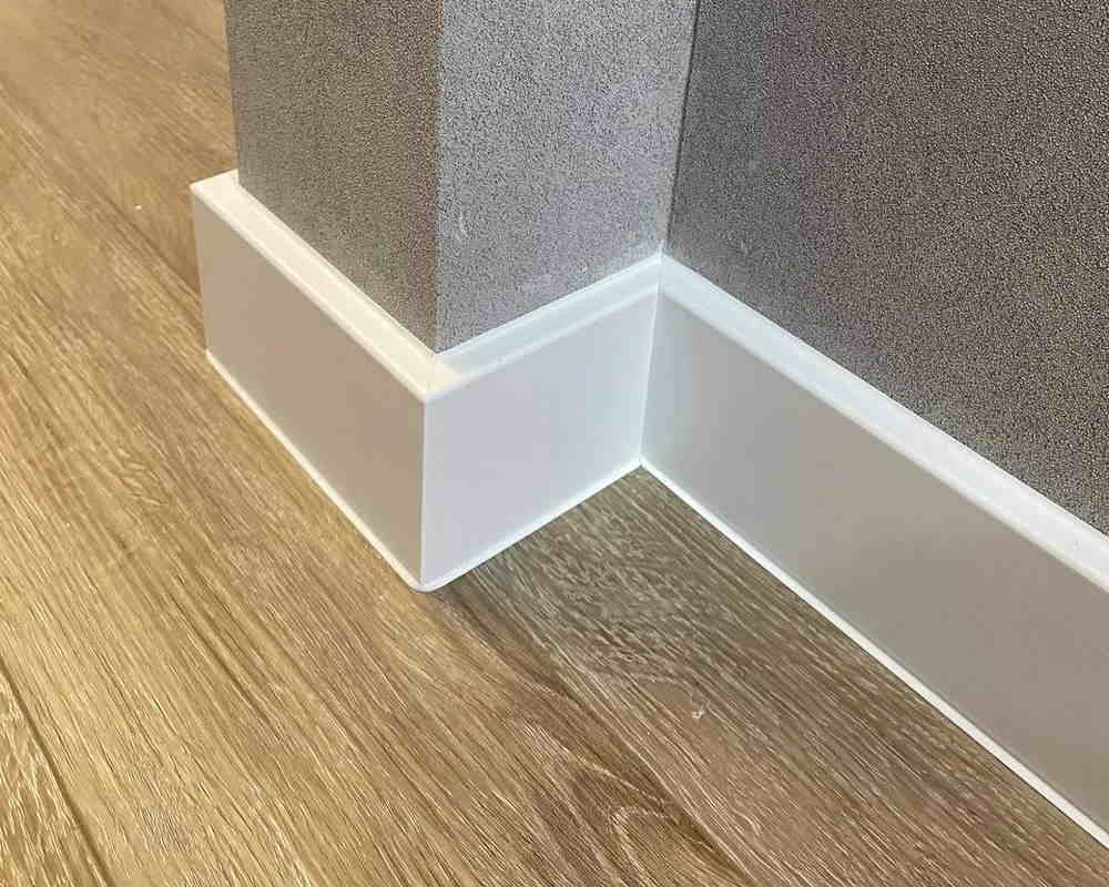 Плинтус ХДФ Dollken Cubu Flex Life XL 80 мм х 2,5 м 5012 Белый